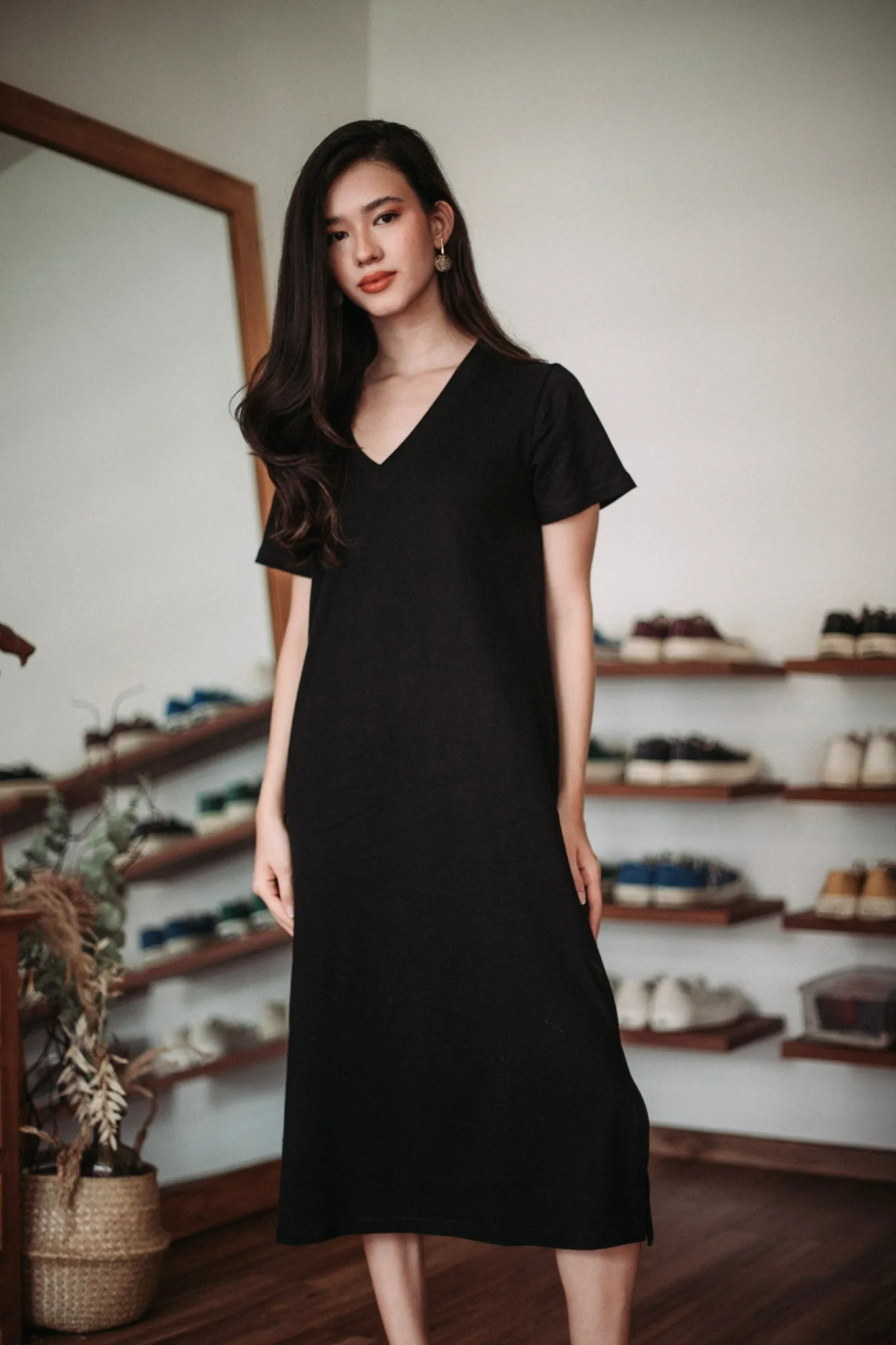 [Closed] V Neck Midi Dress