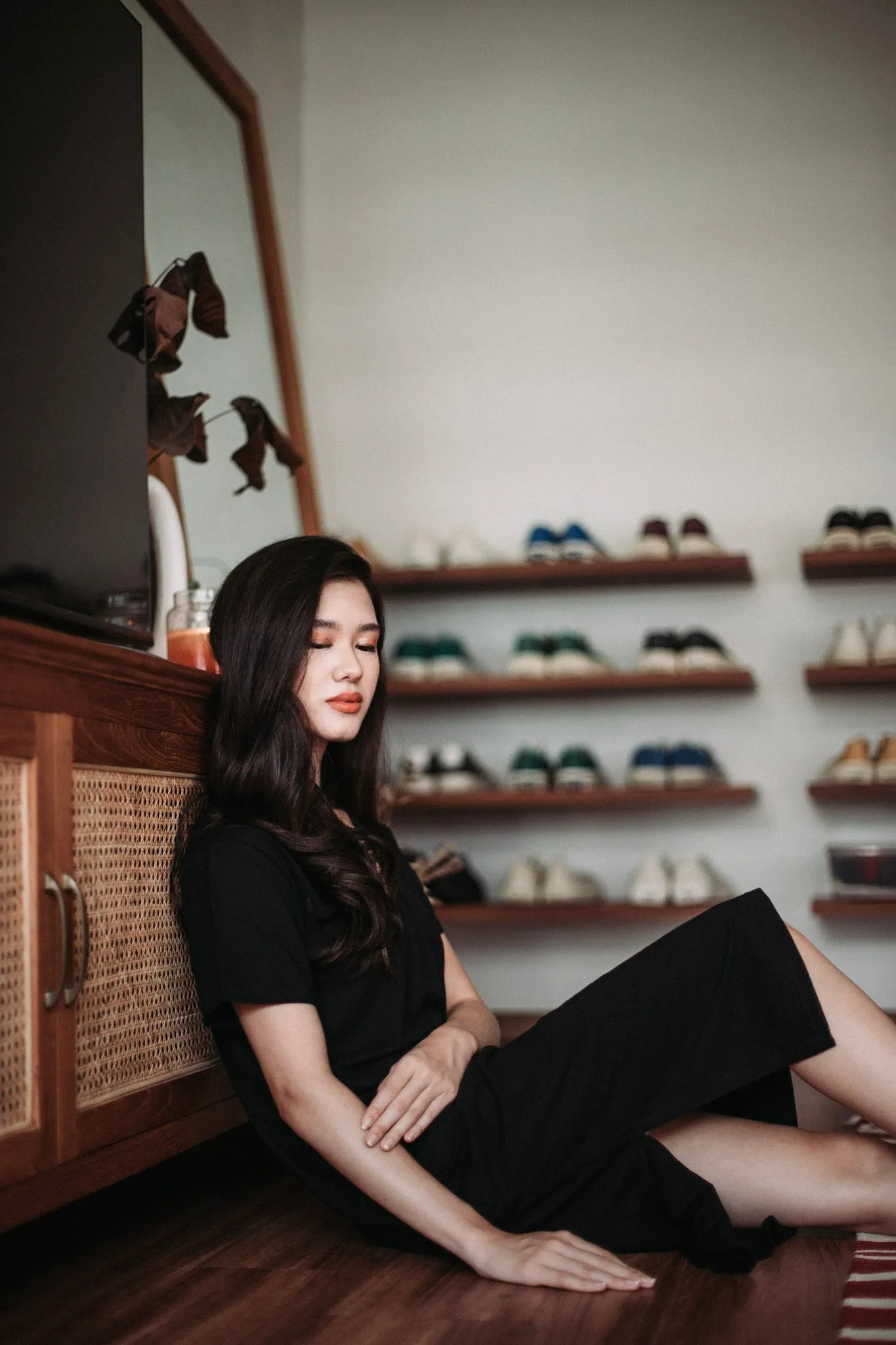 [Closed] V Neck Midi Dress