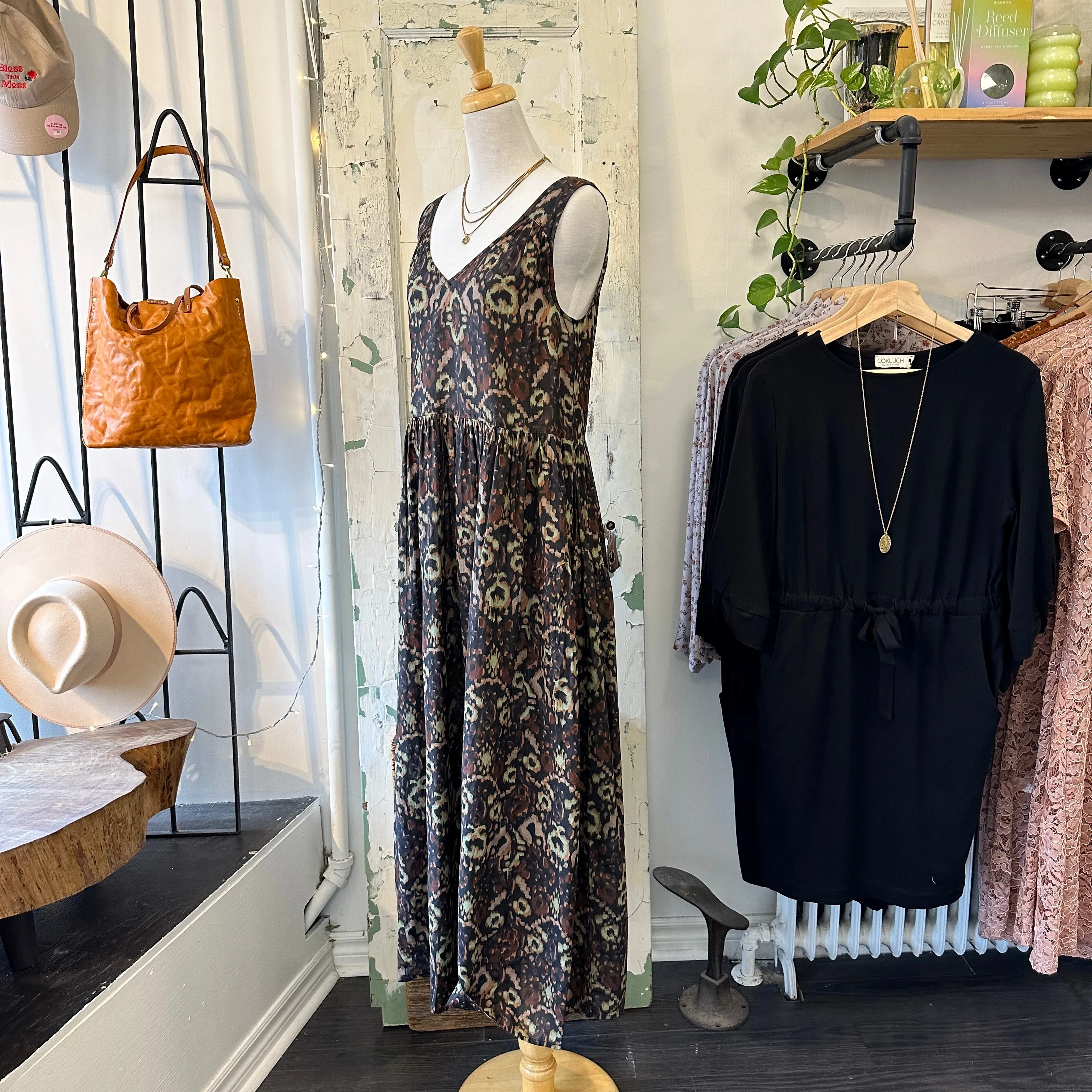 Indi & Cold // Print Sleeveless Maxi *Last Size L