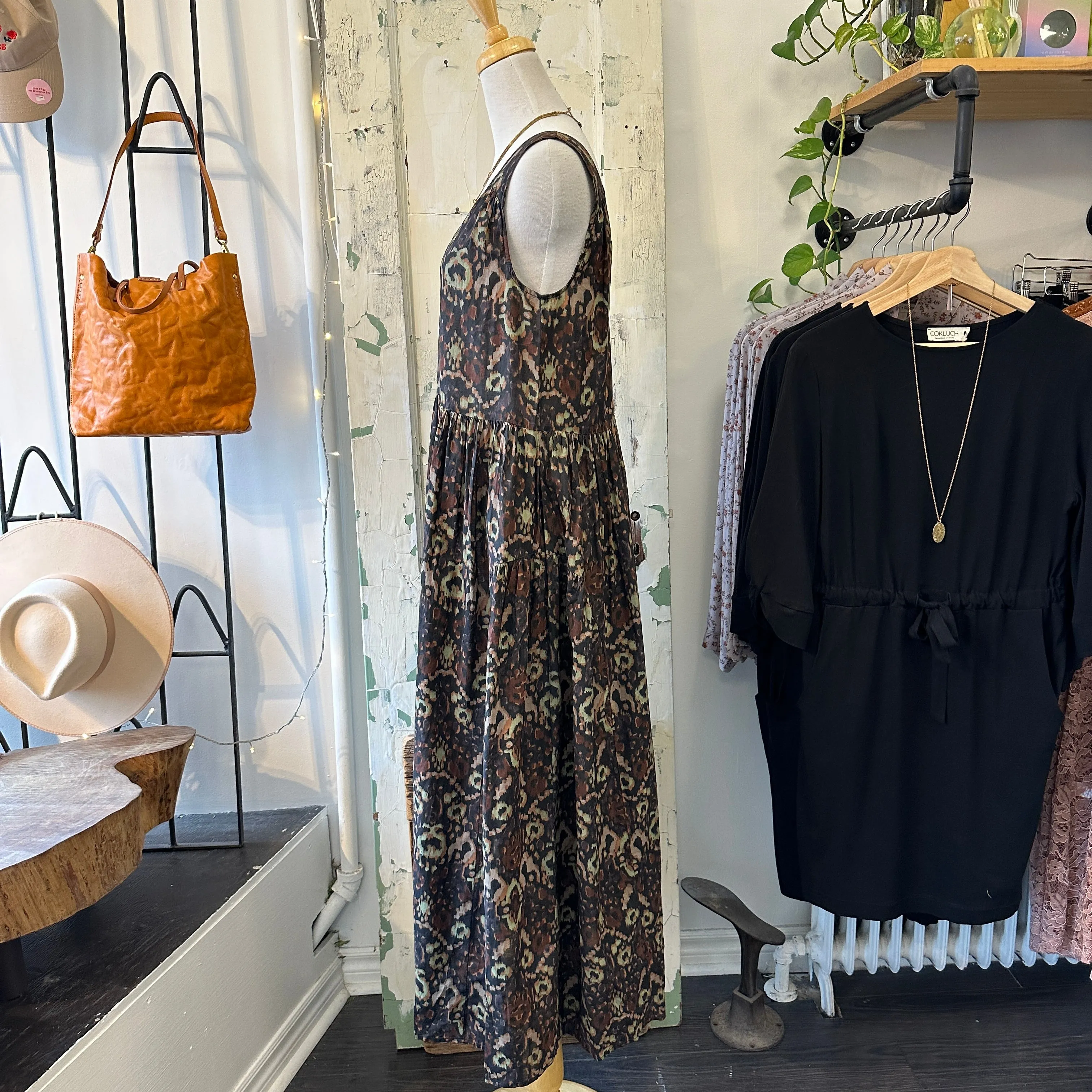 Indi & Cold // Print Sleeveless Maxi *Last Size L