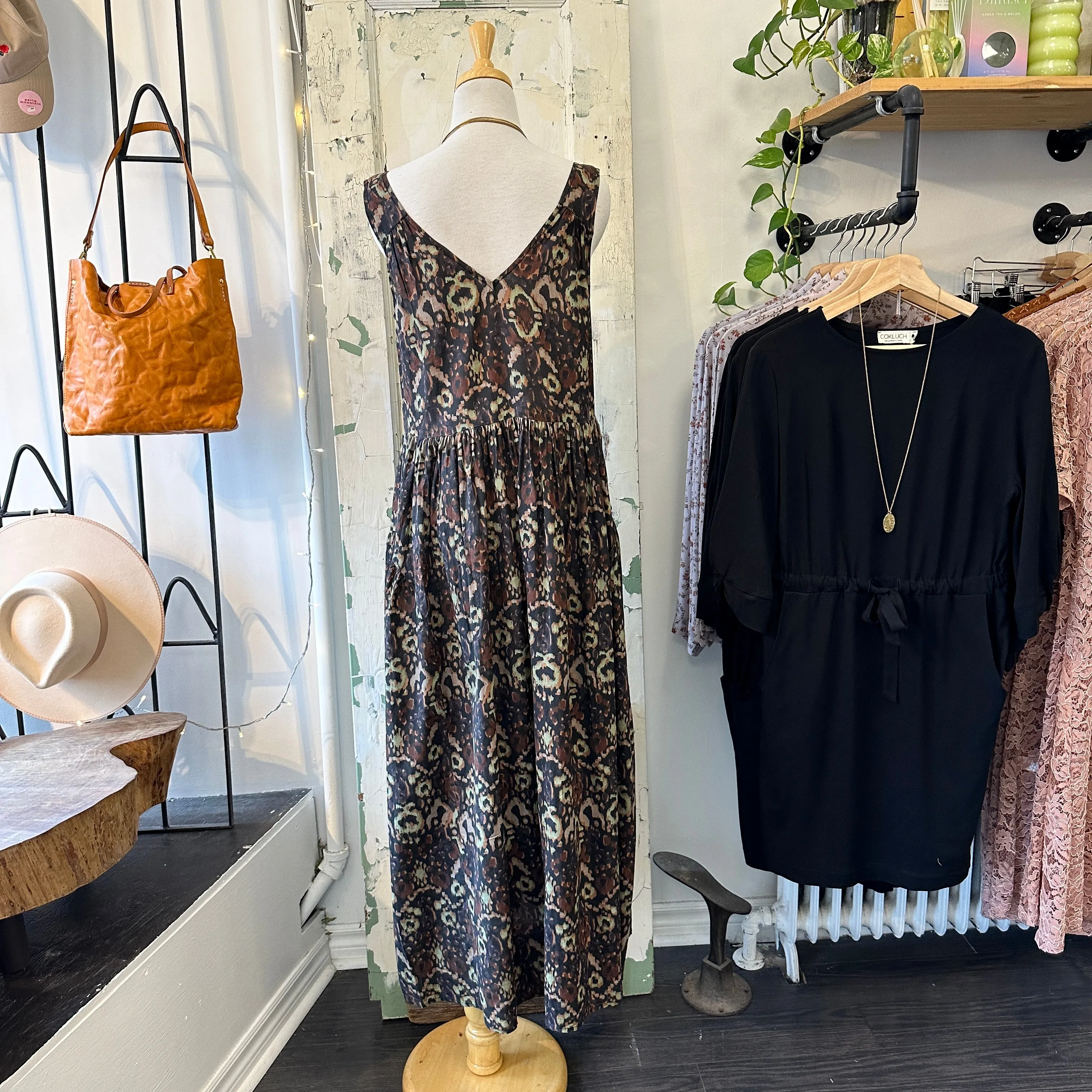 Indi & Cold // Print Sleeveless Maxi *Last Size L