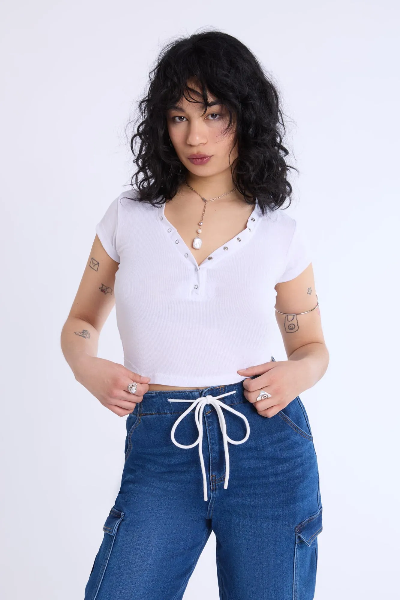 T-shirt court Henley ourlet arrondi