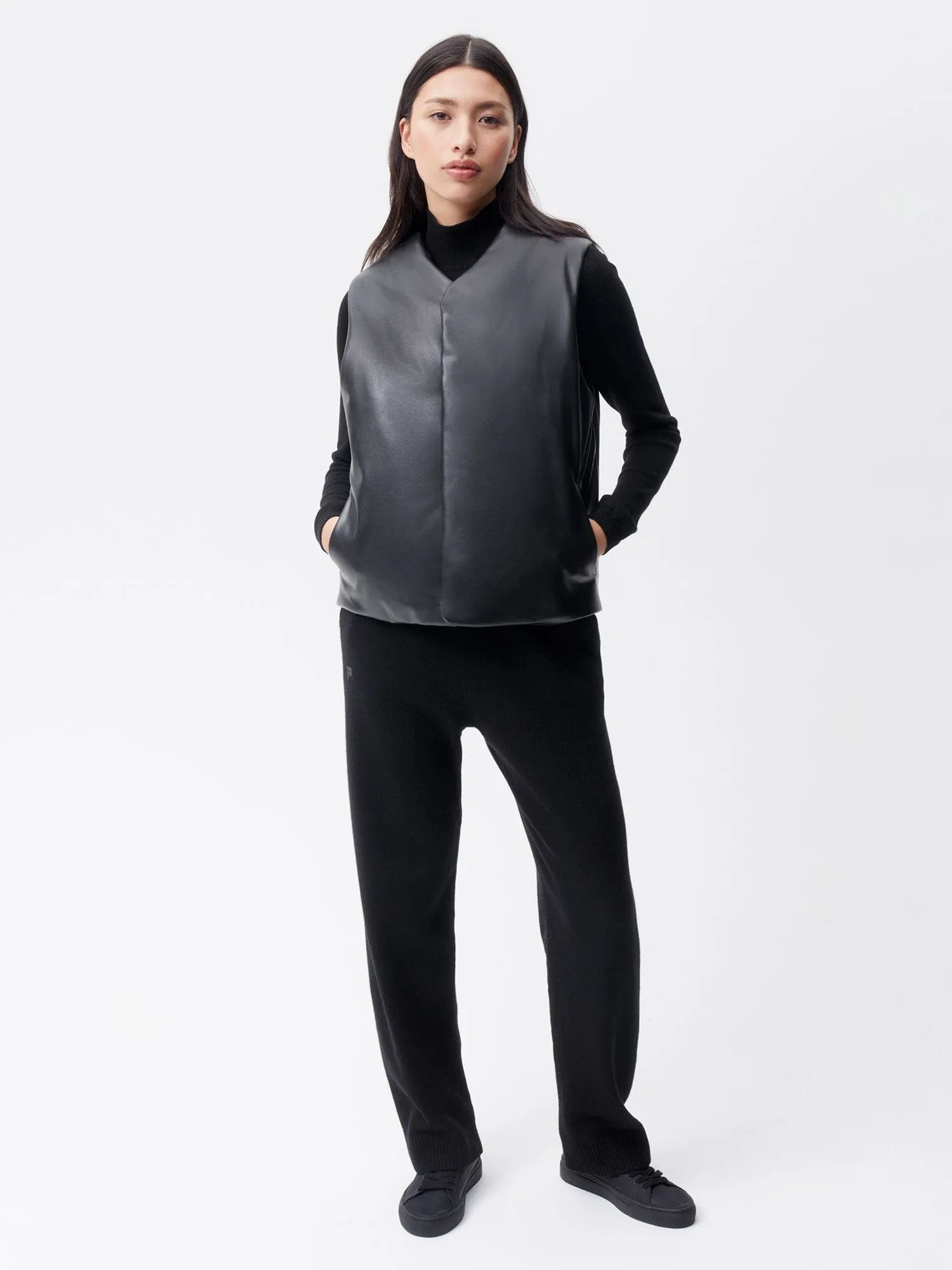 The Air Gilet—black